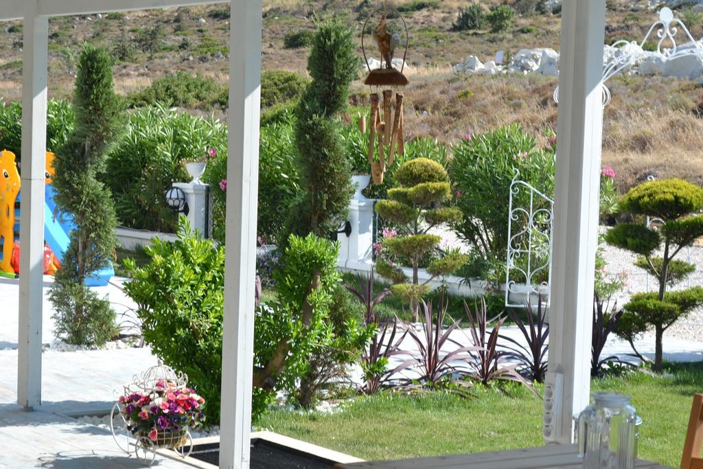 Lapis Port Surf Hotel Alacati Exterior photo