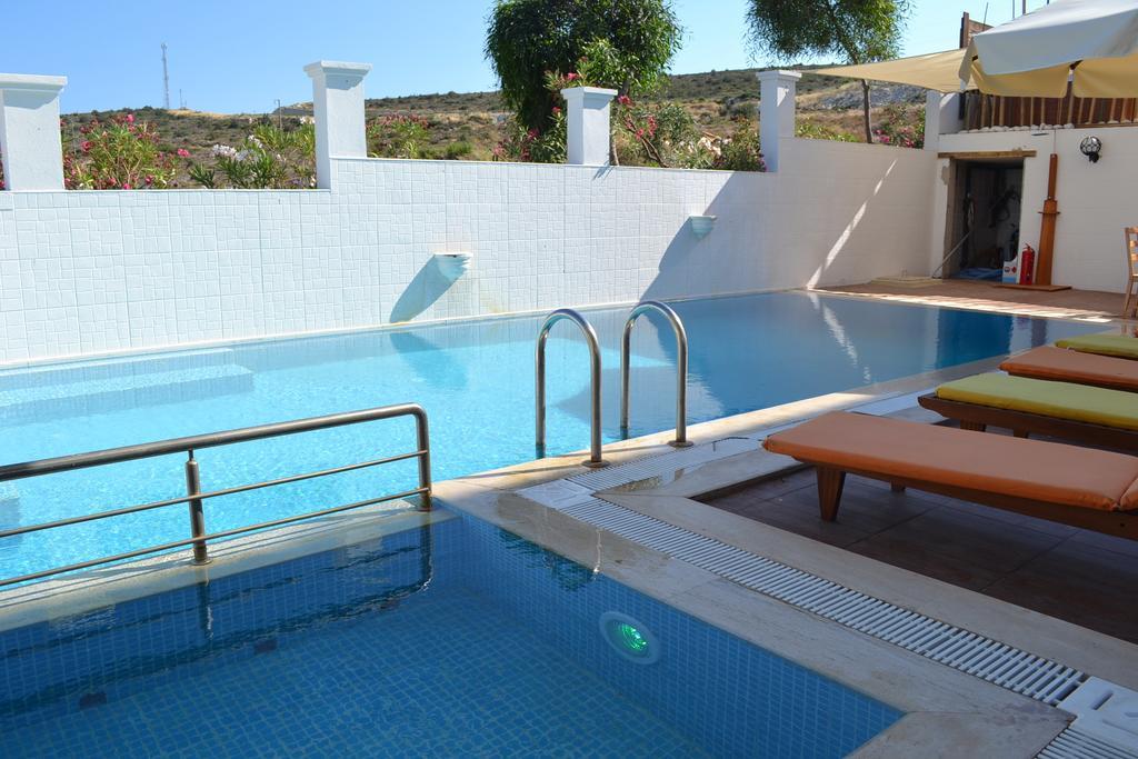 Lapis Port Surf Hotel Alacati Exterior photo