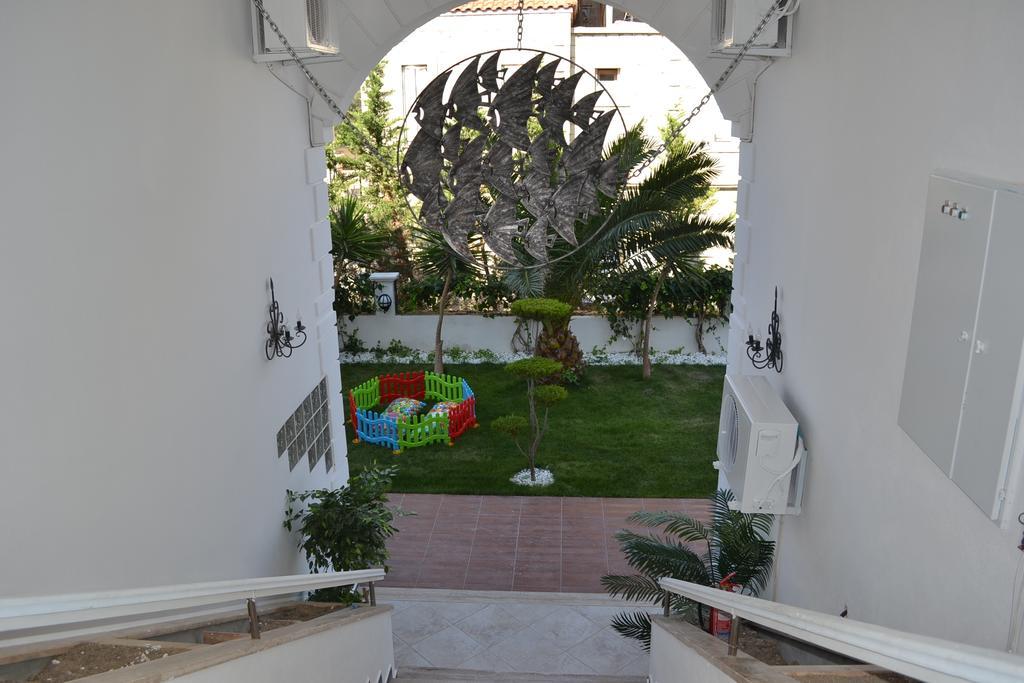 Lapis Port Surf Hotel Alacati Exterior photo
