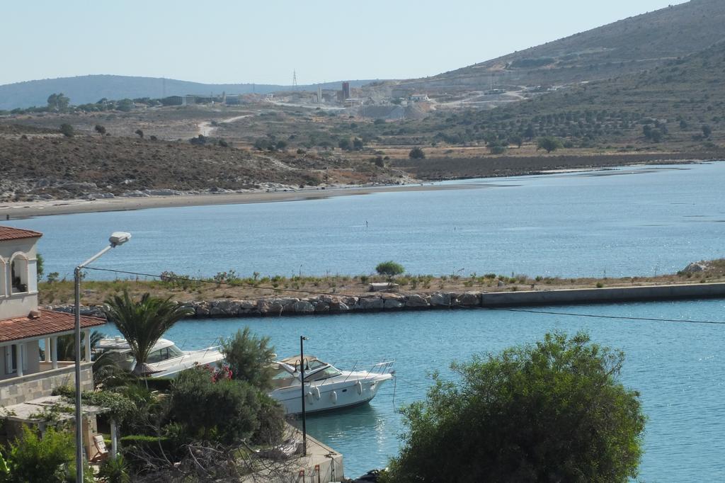 Lapis Port Surf Hotel Alacati Exterior photo